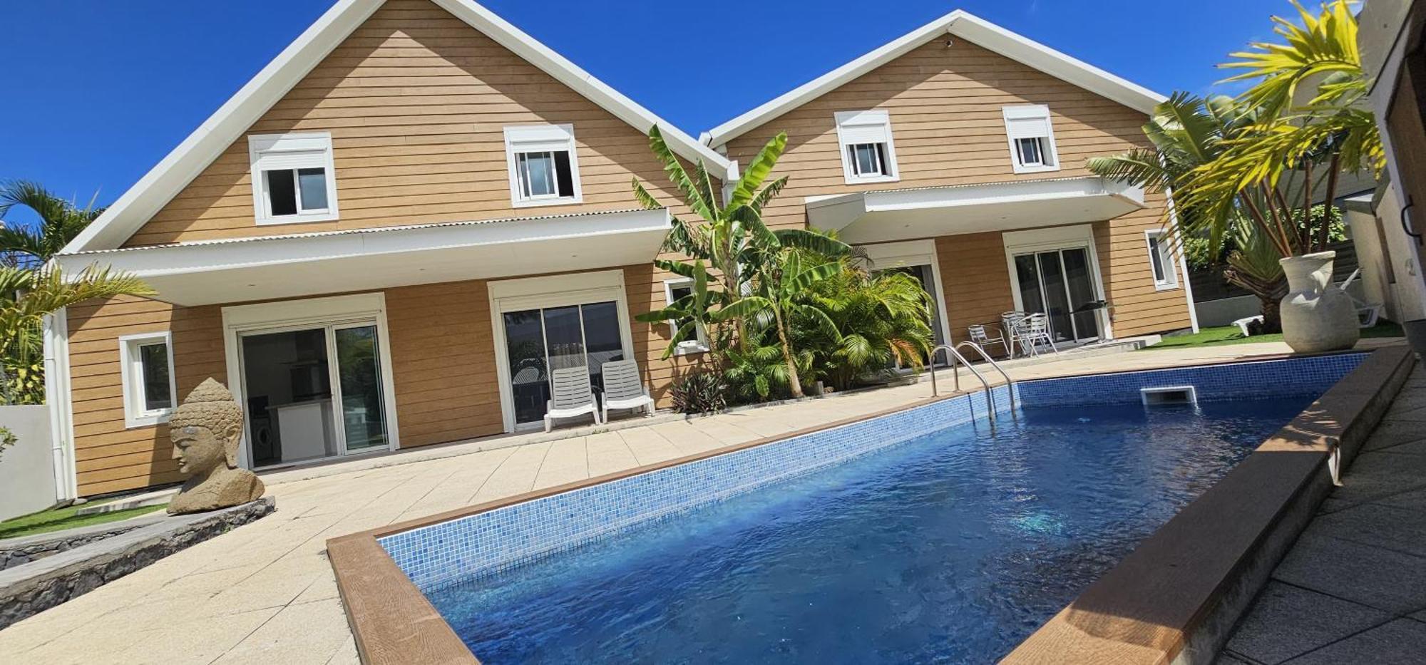 Villa Soleil L'Etang-Sale Luaran gambar