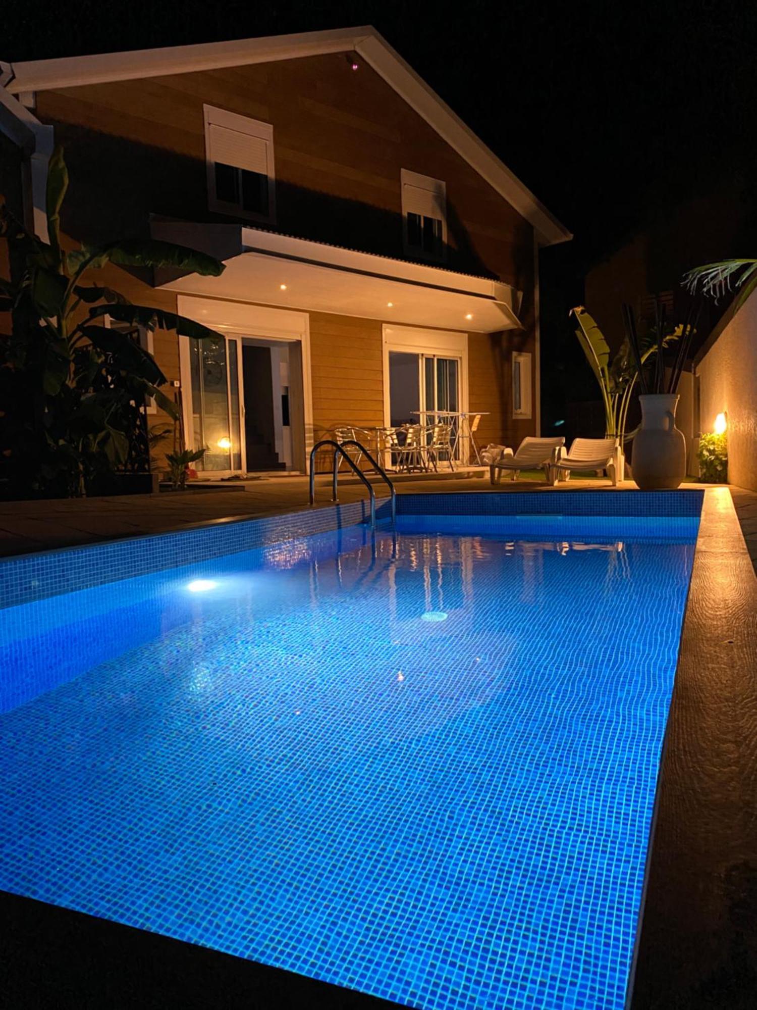 Villa Soleil L'Etang-Sale Luaran gambar