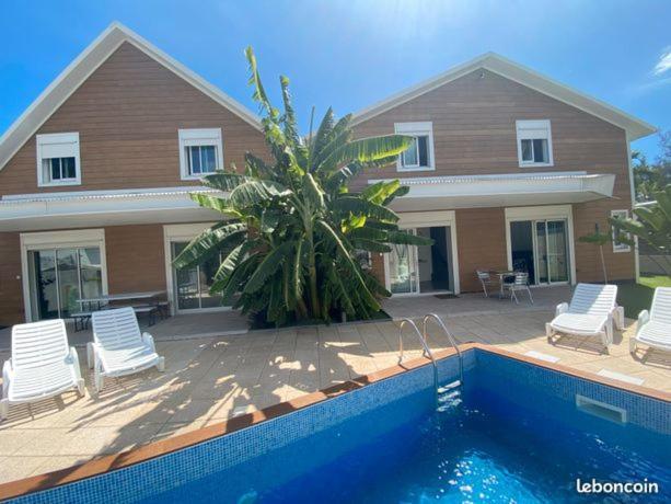 Villa Soleil L'Etang-Sale Luaran gambar
